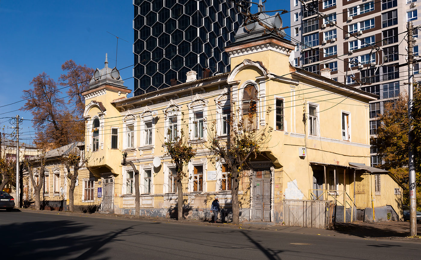 Уфа, Улица Октябрьской Революции, 17