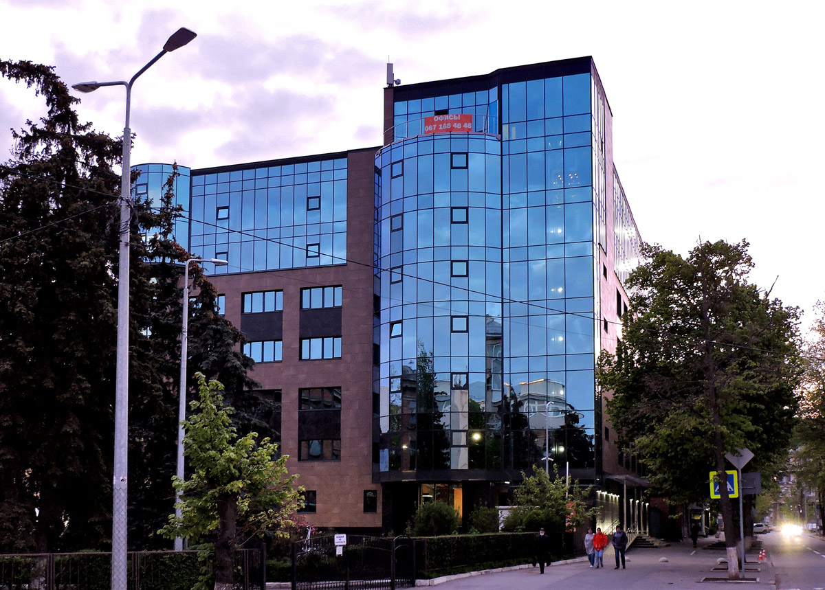 Харьков, Улица Манизера, 8