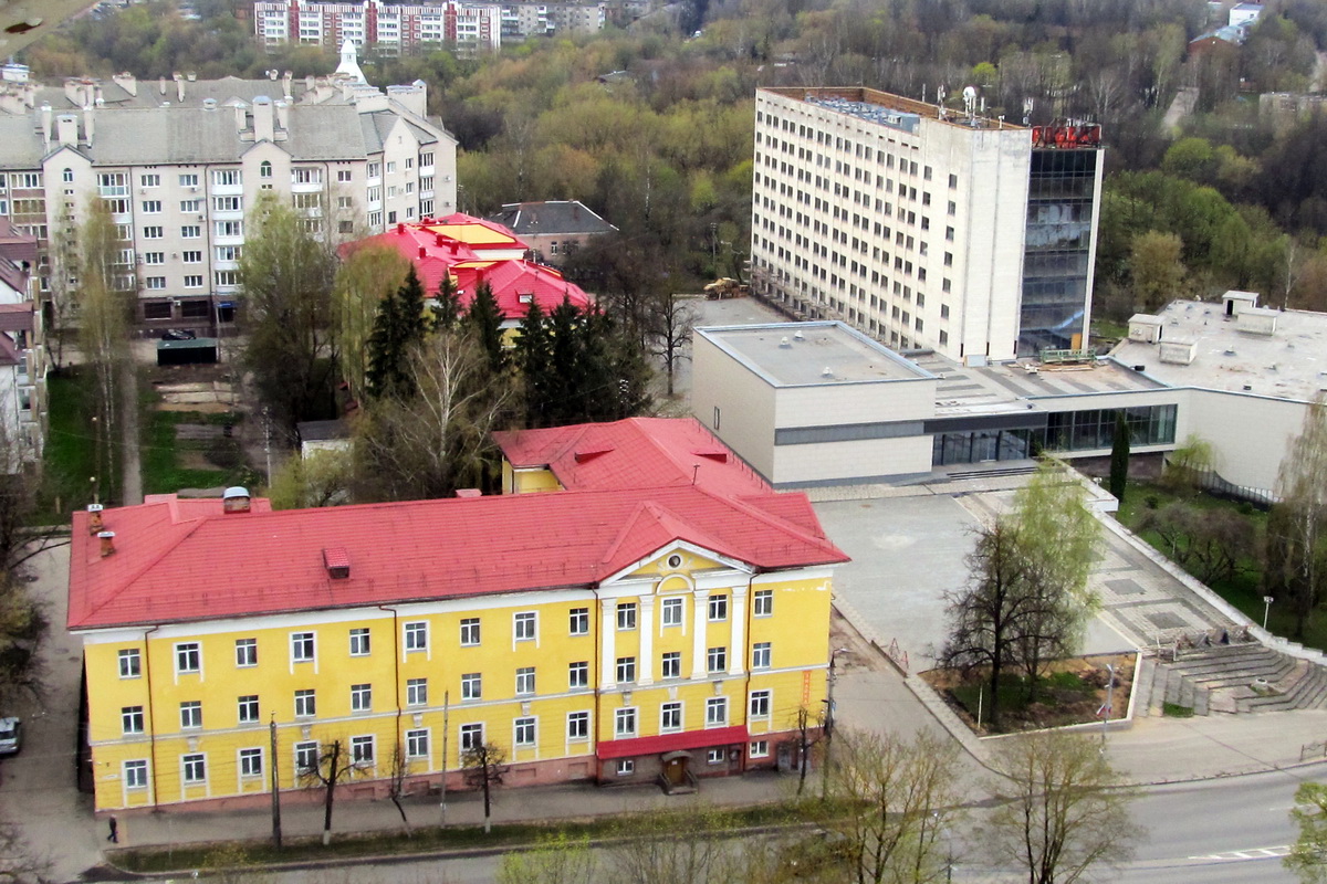 Смоленск, Улица Дзержинского, 23 / Переулок Ульянова, 1; Улица Дзержинского, 23 / Переулок Ульянова, 2