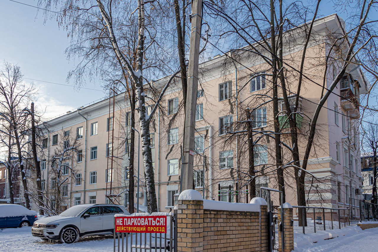 Казань, Улица Япеева, 8 / Улица Бехтерева, 2