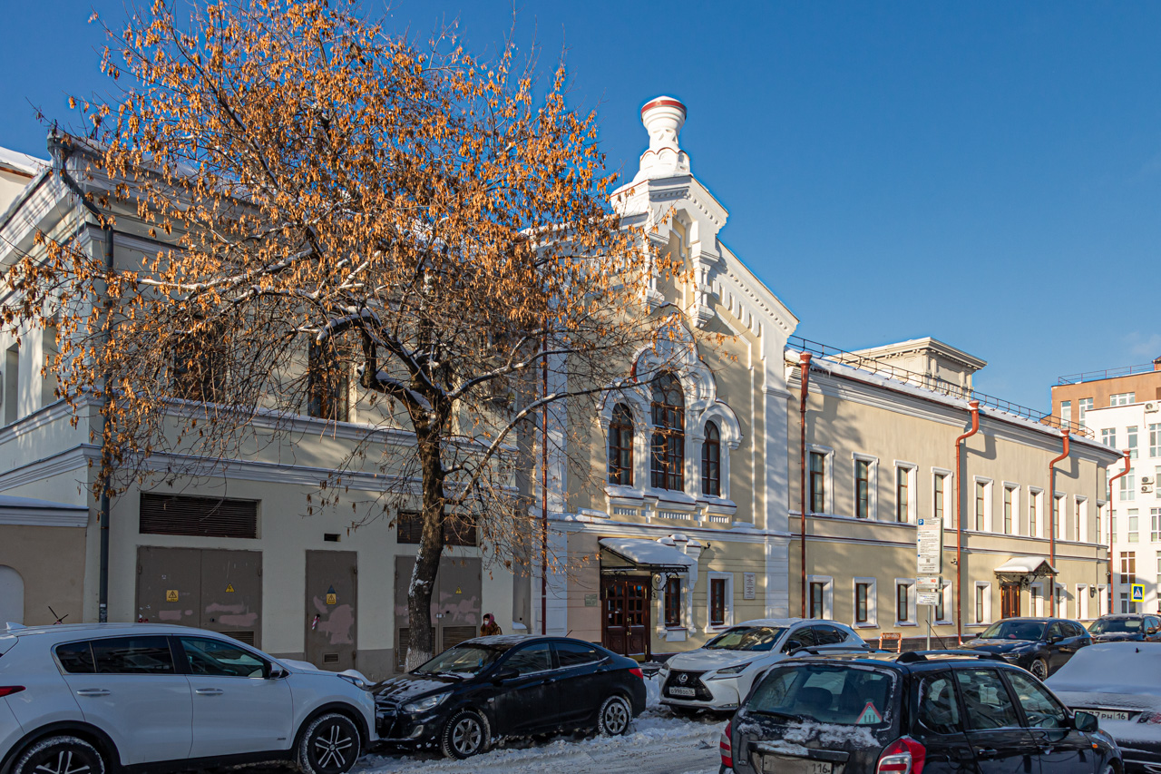 Казань, Улица Карла Фукса, 11 / Улица Бехтерева, 6