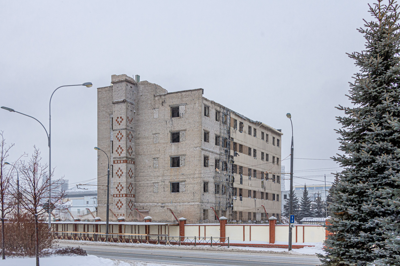 Казань, Улица Марселя Салимжанова, 9 / Спартаковская улица, 2А