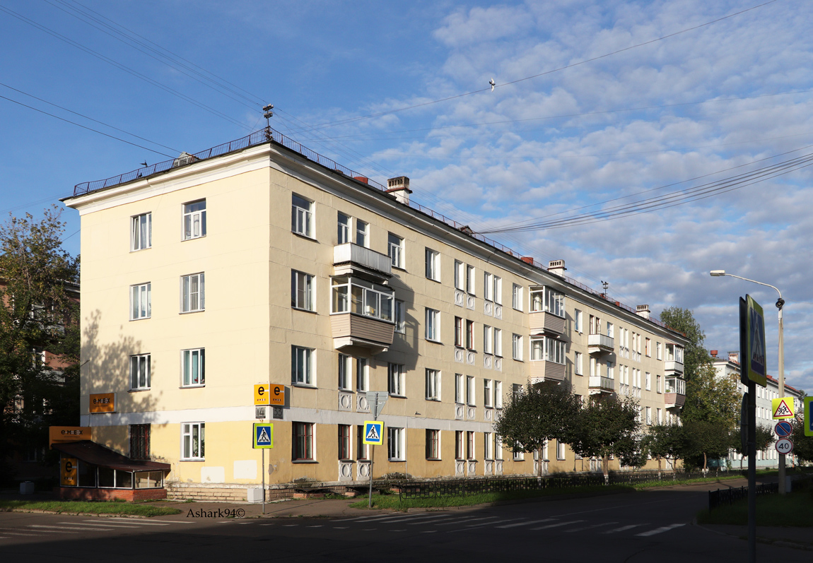 Железногорск, Октябрьская улица, 33 / Улица Свердлова, 14