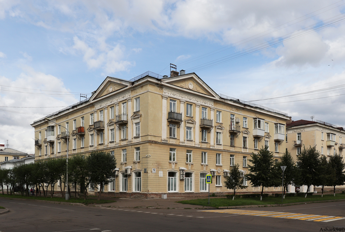 Железногорск, Улица XXII Партсъезда, 10 / школьная улица, 37
