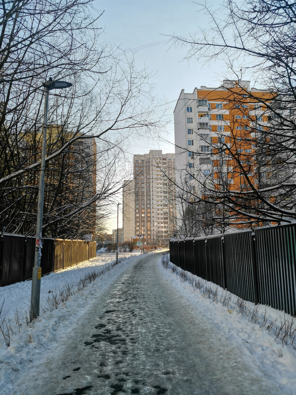 Москва, Митинская улица, 25 корп. 2; Улица Барышиха, 12; Улица Барышиха, 12 корп. 1; Дубравная улица, 41 корп. 2; Дубравная улица, 37
