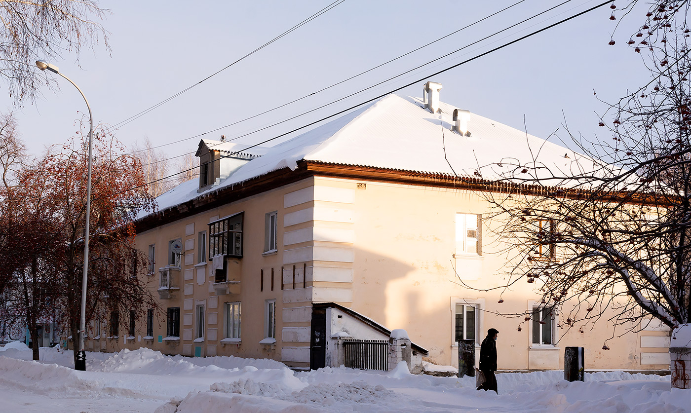 Salavat, Бульвар Матросова, 8 / Колхозная улица, 12