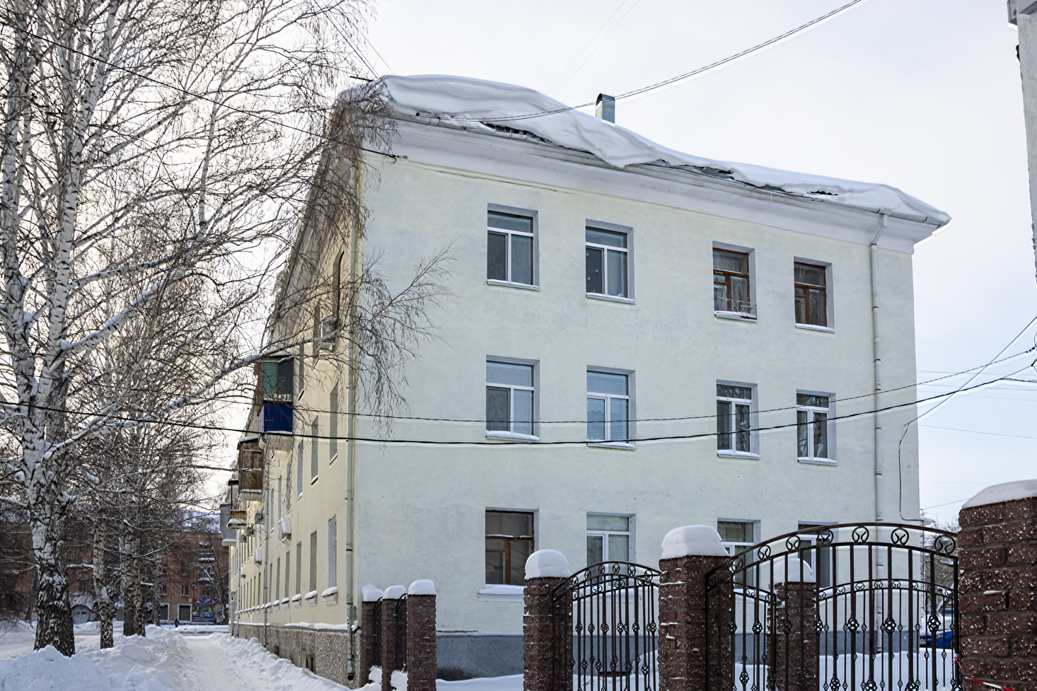 Салават, Колхозная улица, 1 / Улица Дзержинского, 6