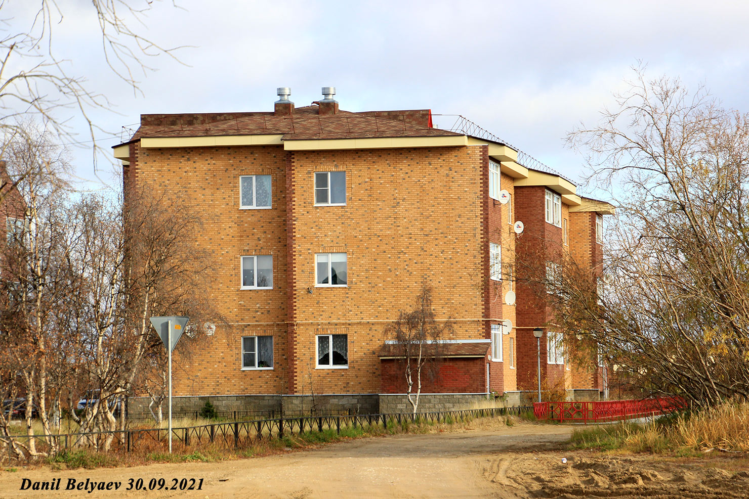 Искателей, Улица Поморская, 14