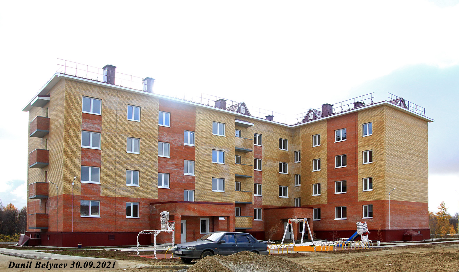 Искателей, Улица Россихина, 6