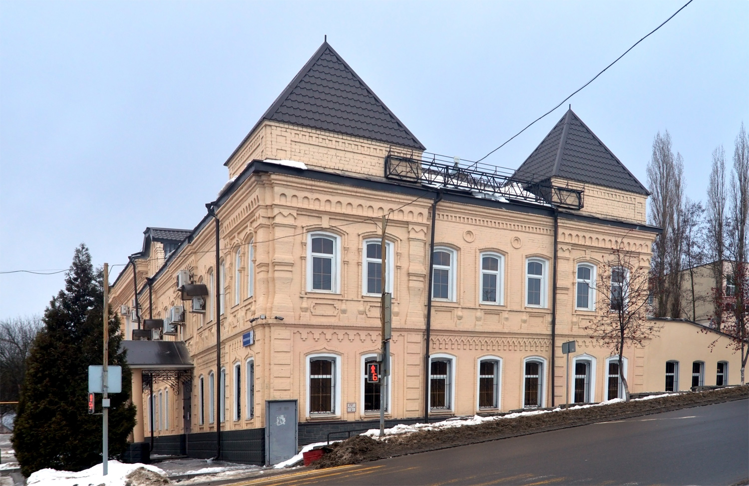 Старый Оскол, Пролетарская улица, 12 / Октябрьская улица, 16