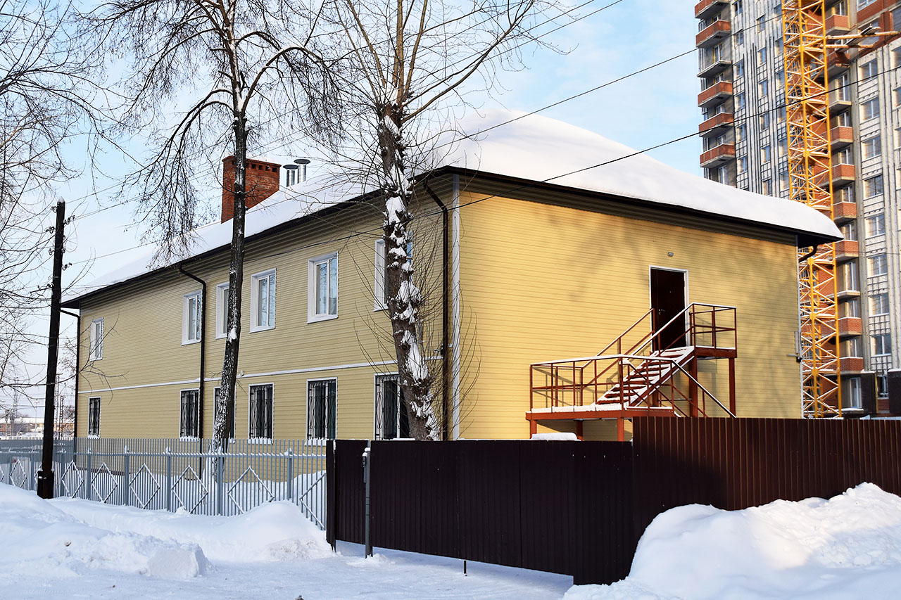 Perm, Учительская улица, 3