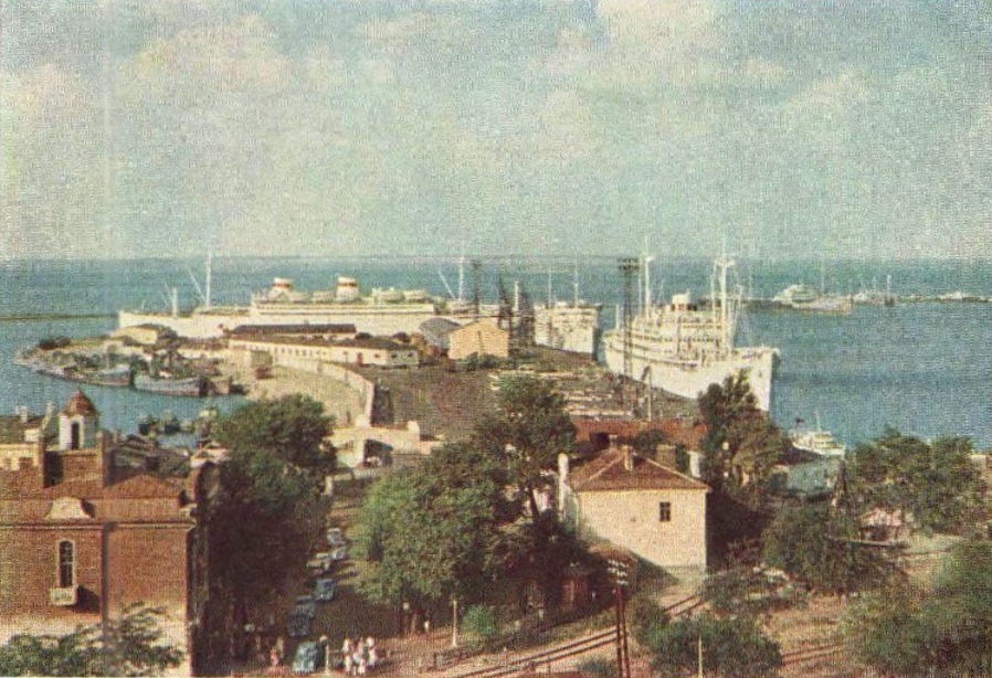 Одесса, Приморська вулиця (Військовий мол), (?); Приморська вулиця (Військовий мол), (?); Приморська вулиця (Військовий мол), (?); Приморська вулиця (Військовий мол), (?)