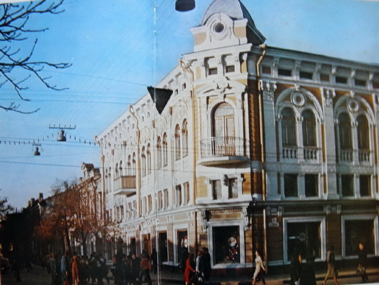 Симферополь, Улица Пушкина, 7 / Улица Карла Маркса, 12