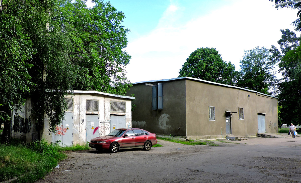 Харьков, Улица Героев Труда, 68Д*; Проспект Тракторостроителей, 140А*