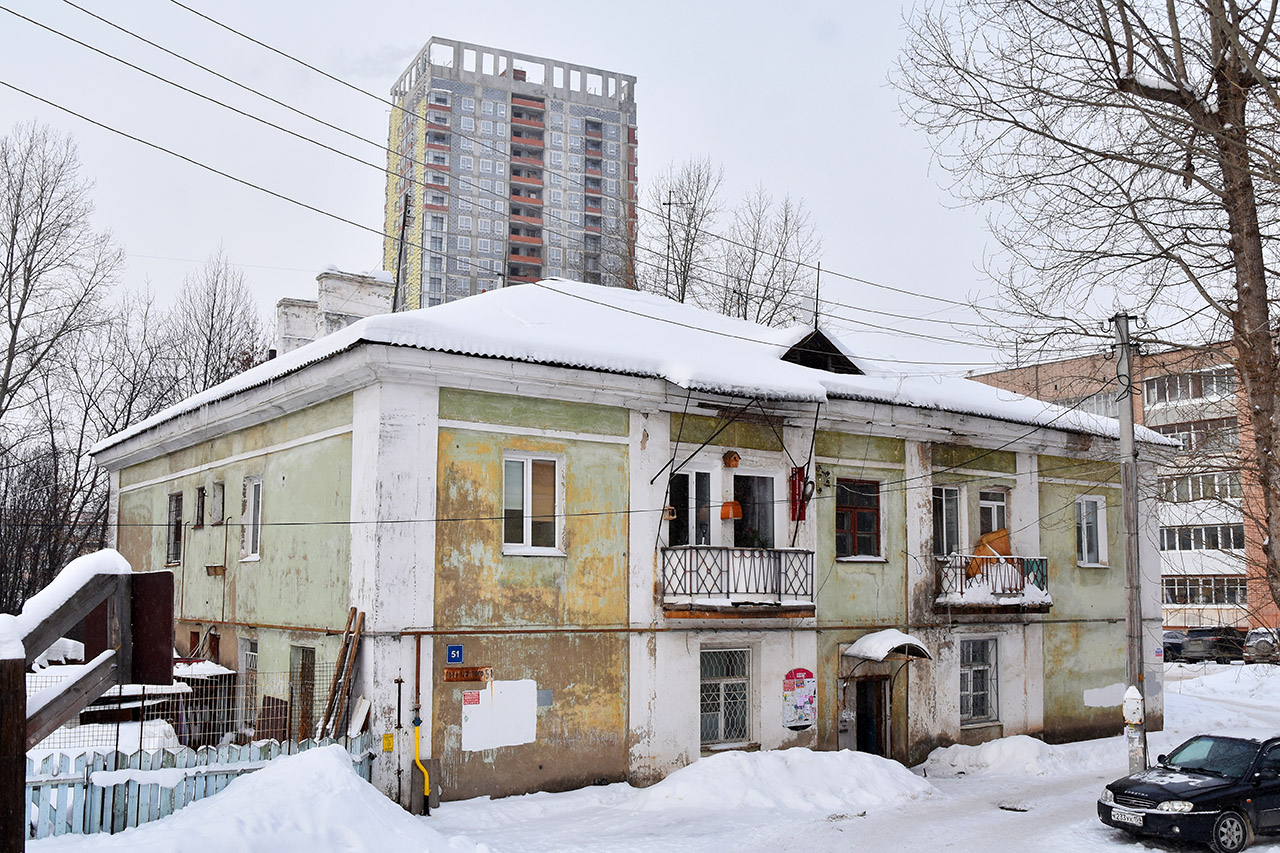 Пермь, Улица Льва Толстого, 51; Стахановская улица, 52А