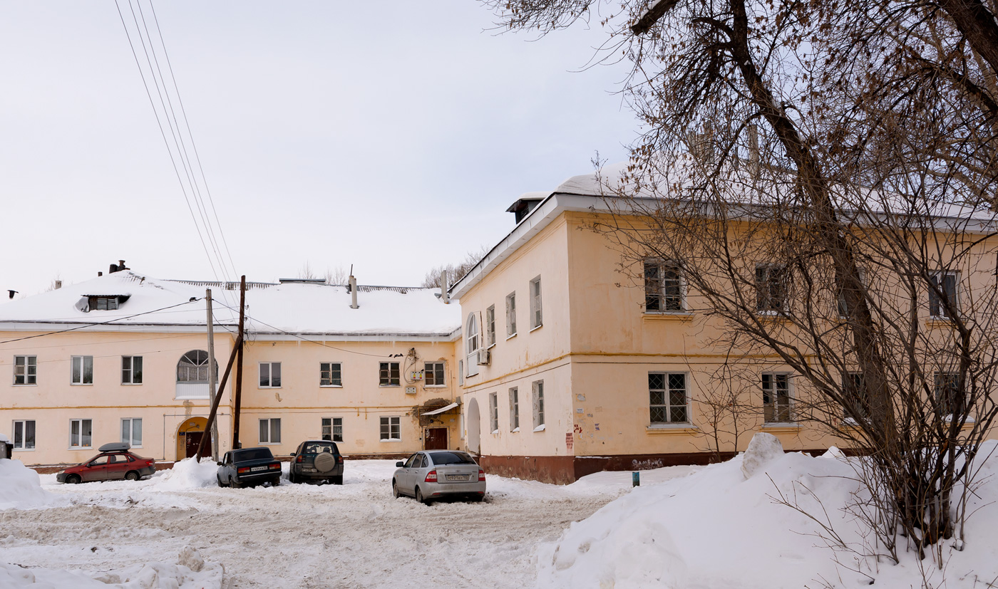 Уфа, Кремлёвская улица, 44 / Пекинская улица, 18