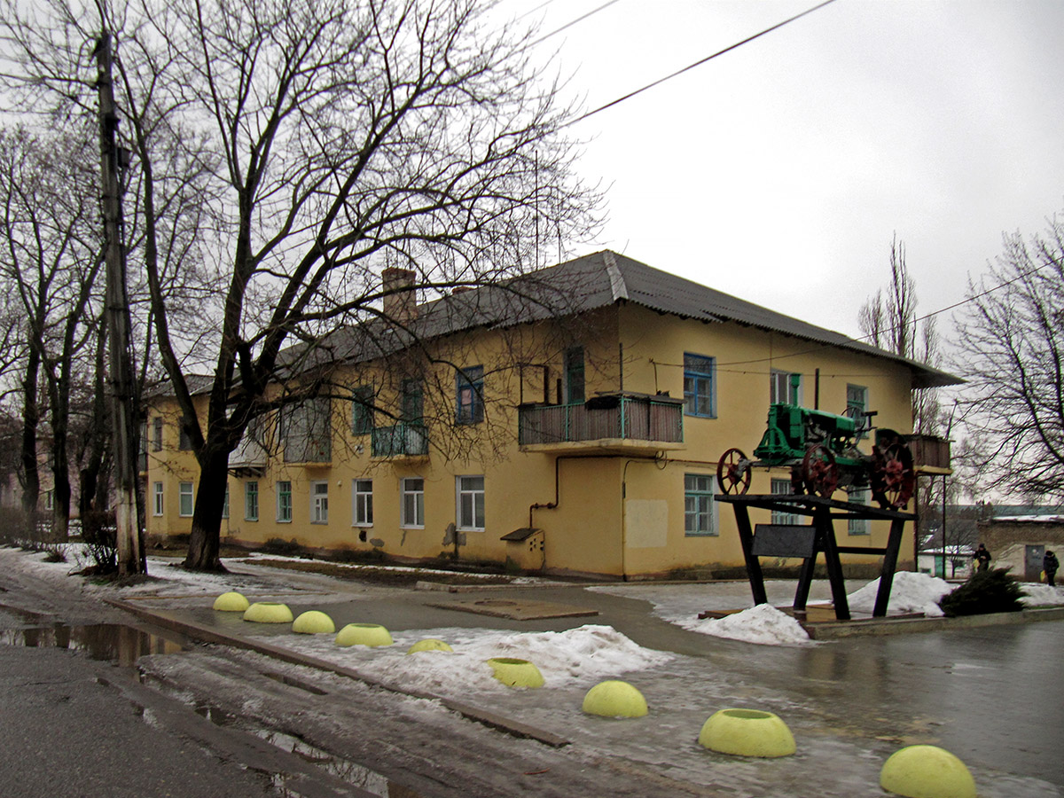 Северск, Улица Суворова, 34