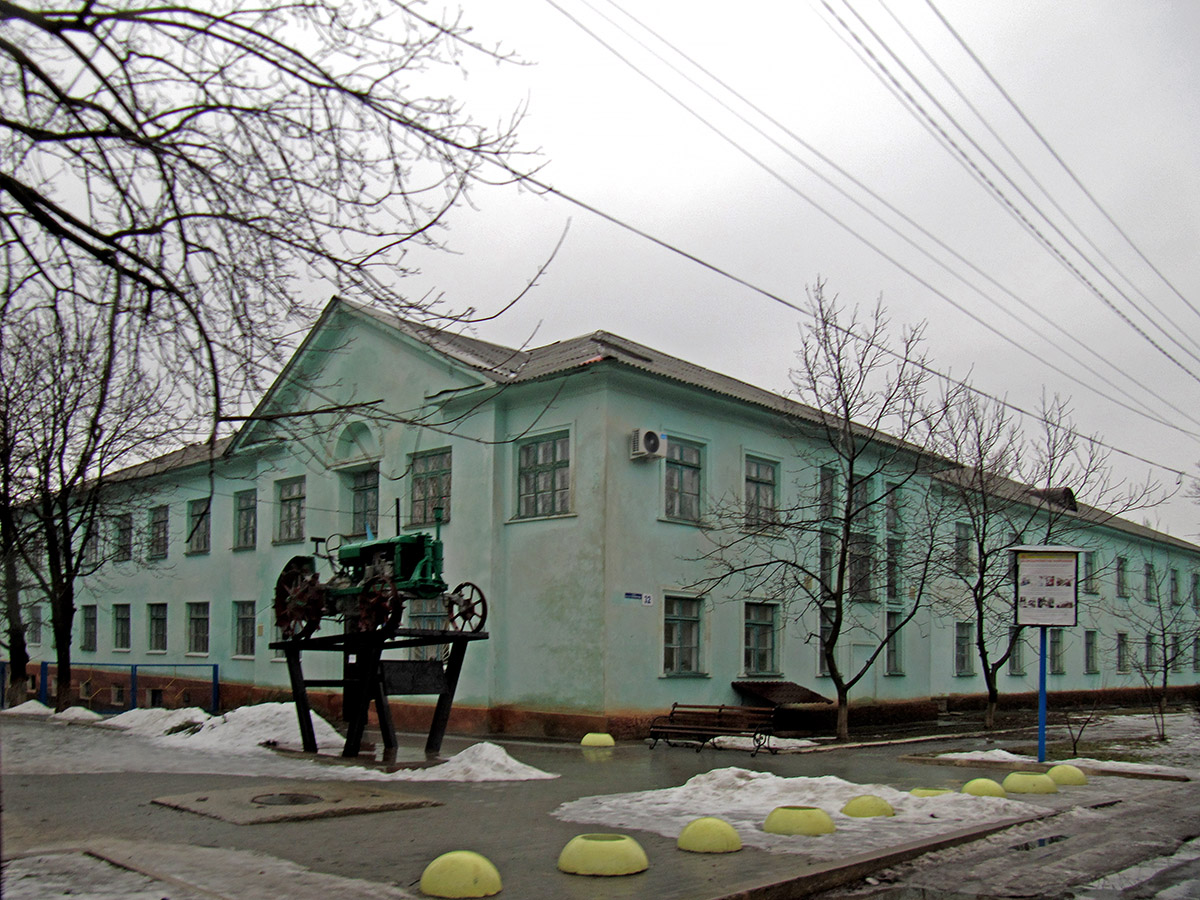 Северск, Улица Суворова, 32