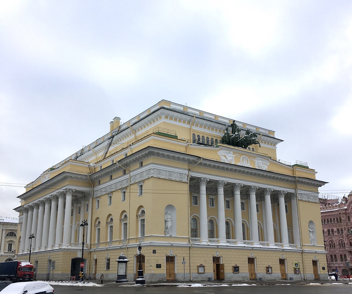 Санкт-Петербург, Площадь Островского, 2