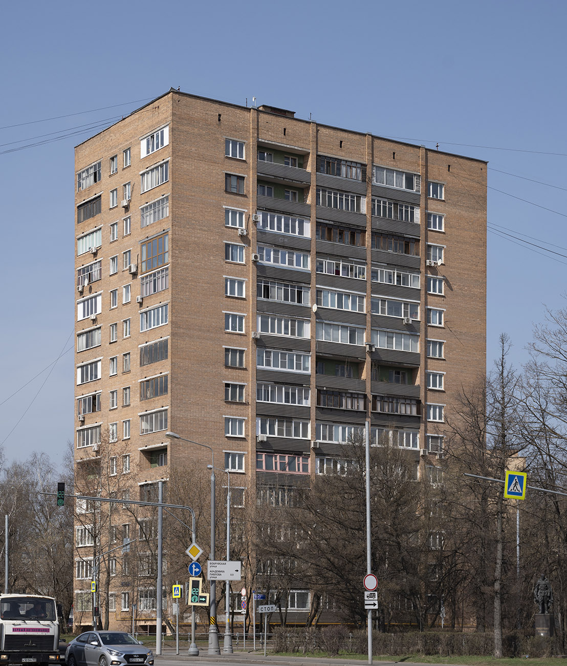 Москва, Молодогвардейская улица, 50