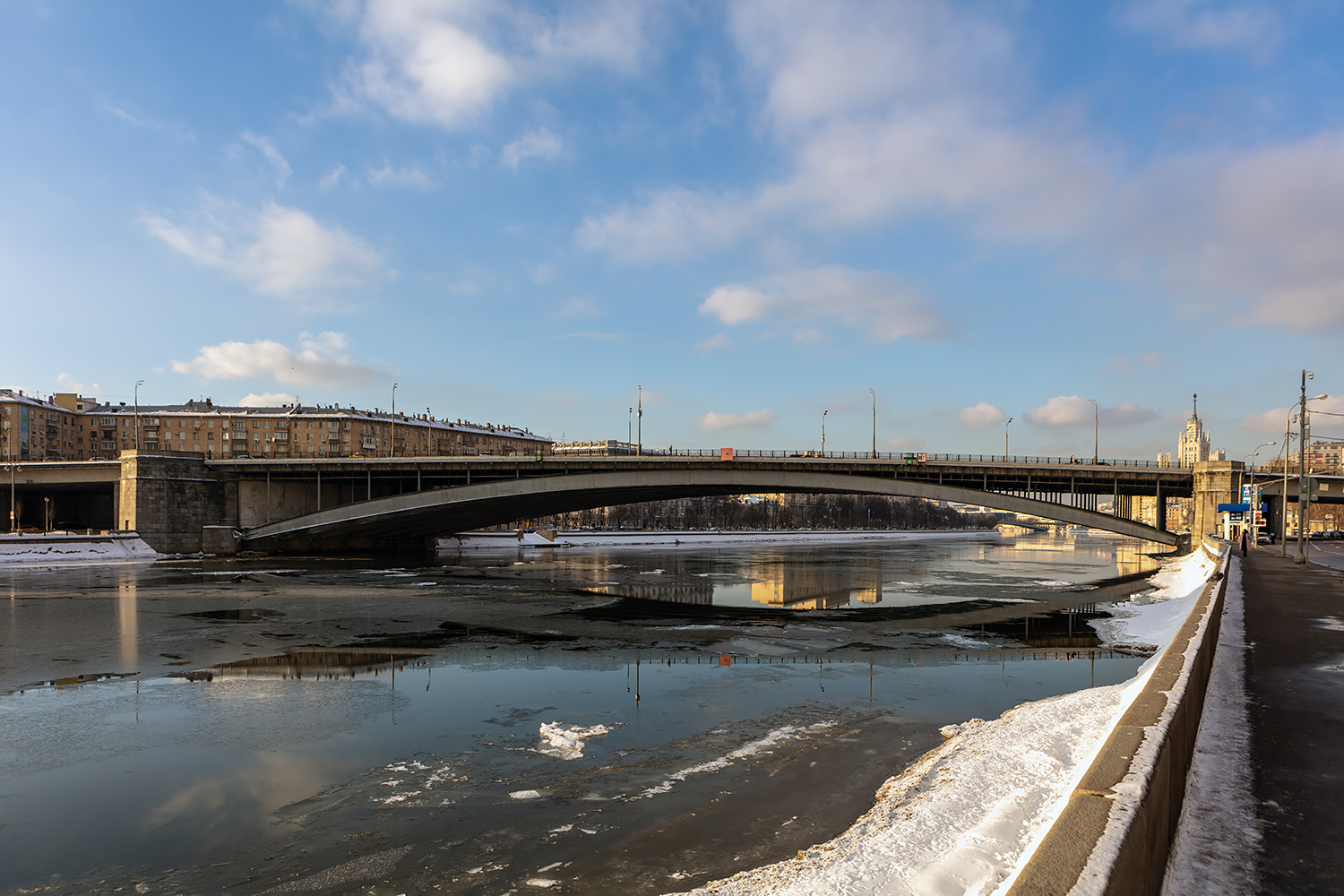 Moscow, Большой Краснохолмский мост
