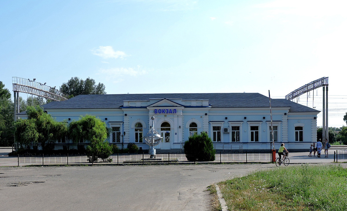 Карловка, Привокзальная площадь, 4