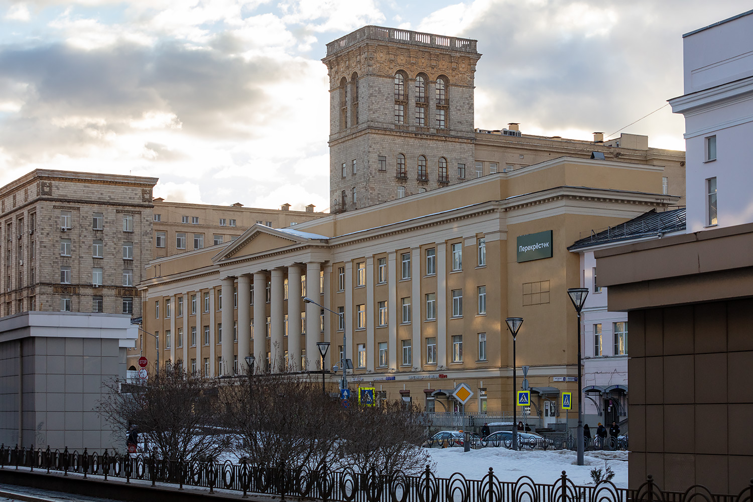 Москва, ​ленинградский проспект, 80 корп. 17 / Балтийская улица, 5