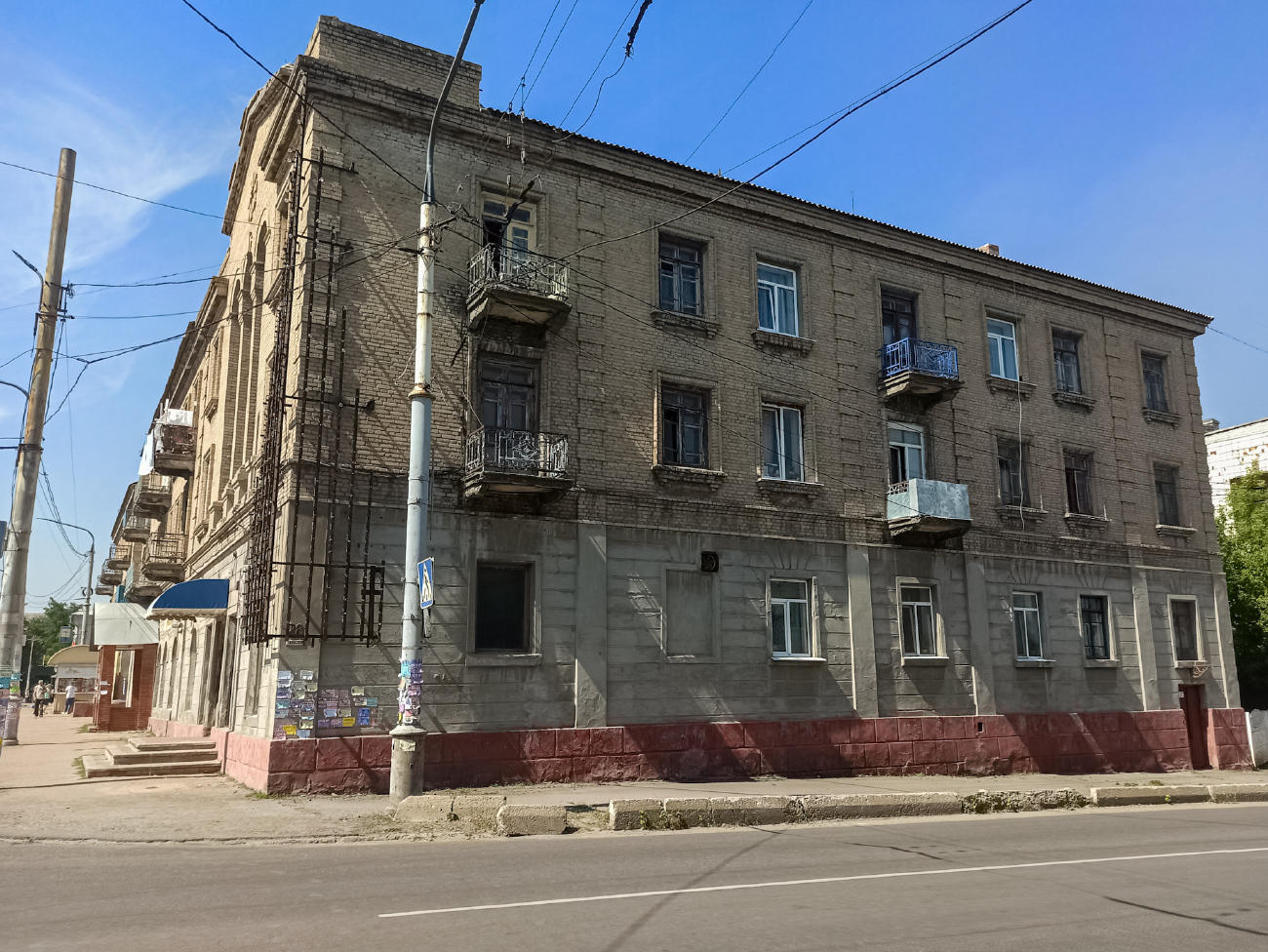 Лисичанск, Октябрьская улица, 2