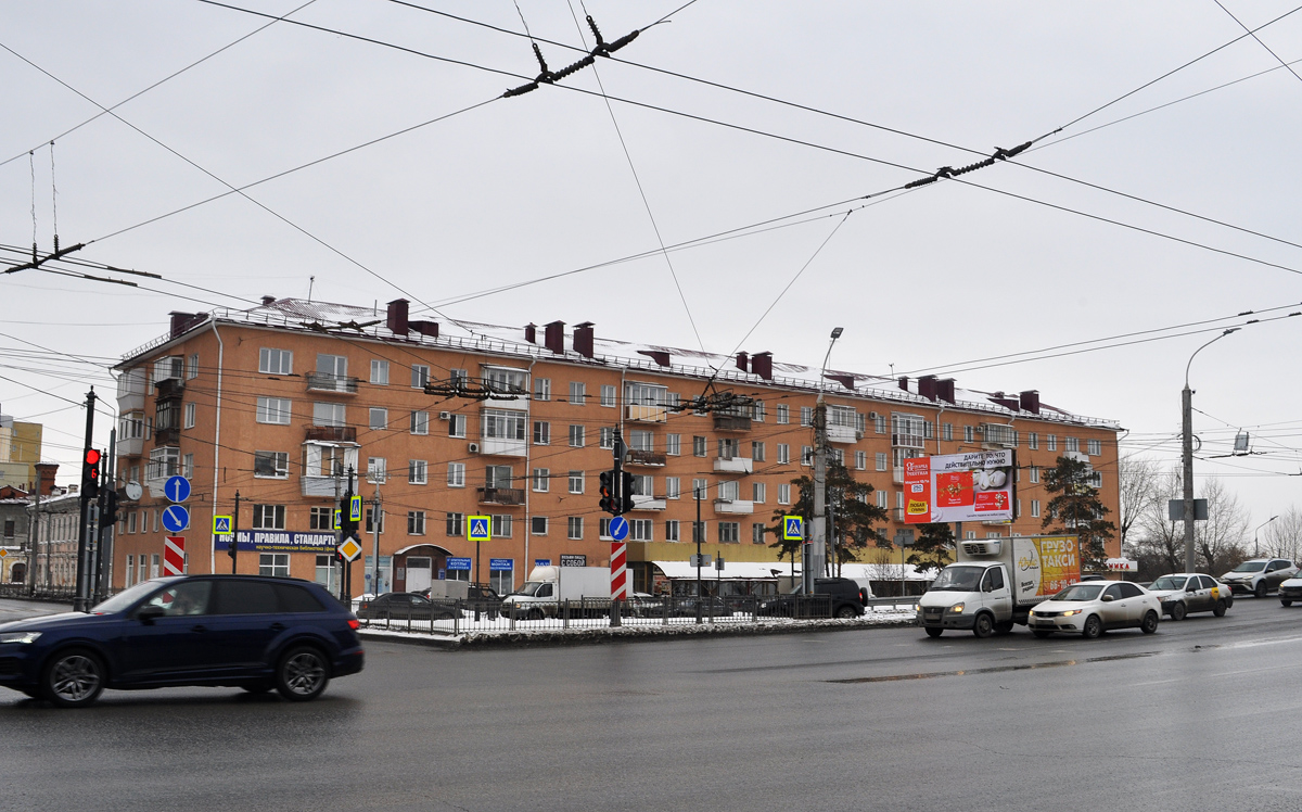 Омск, Ленинградская площадь, 2 / Улица Ленина, 44