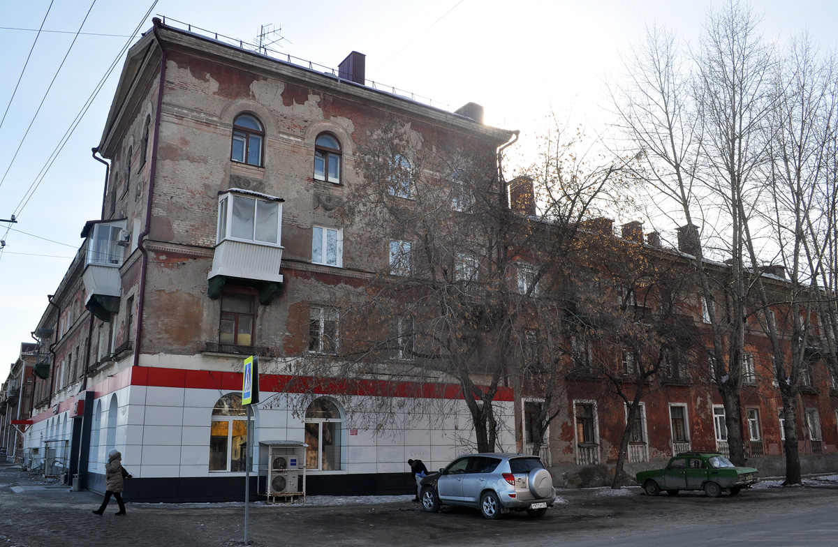 Омск, Улица Богдана Хмельницкого, 134 / Улица Красных Зорь, 58