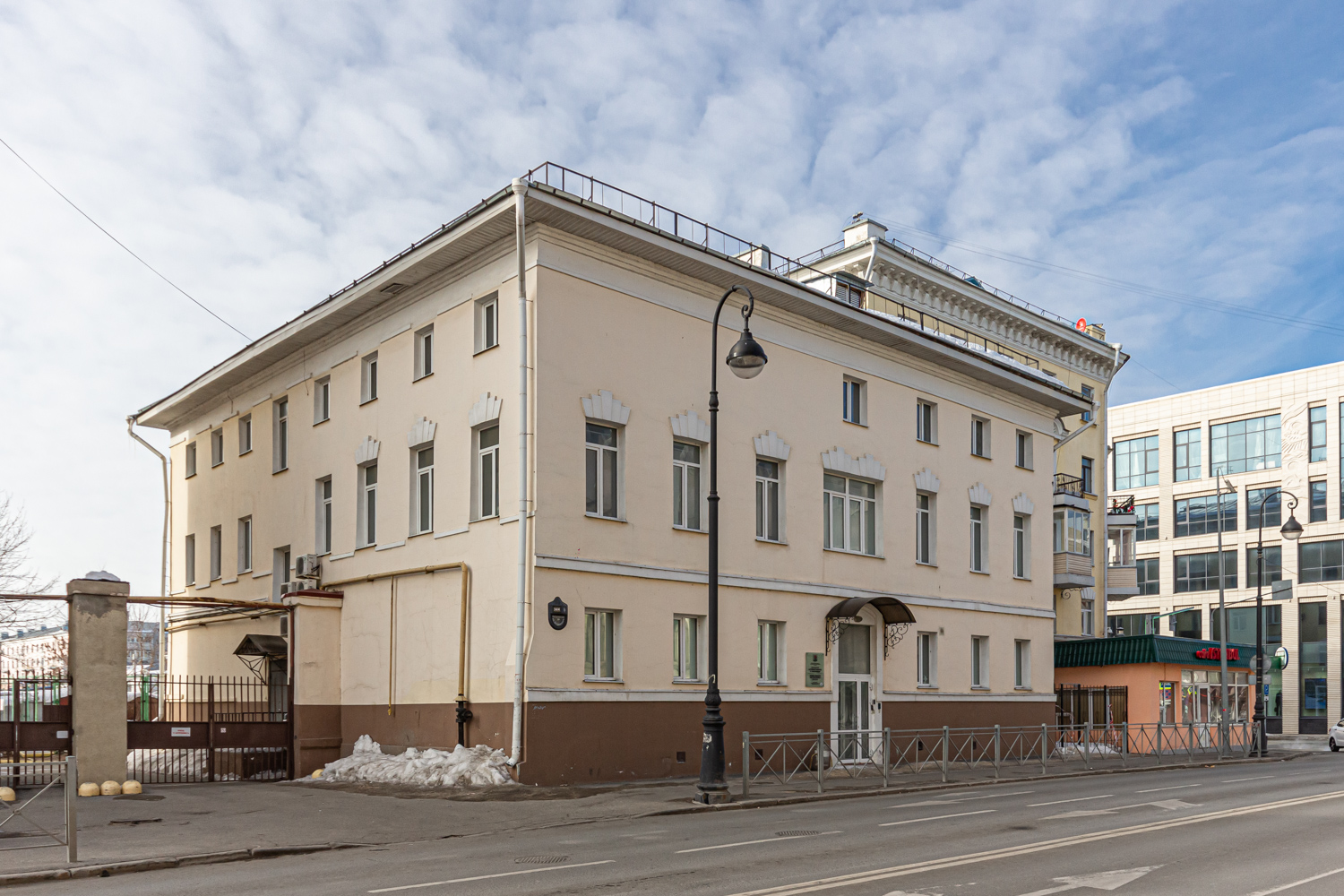 Казань, Улица Островского, 34 / Университетская улица, 4