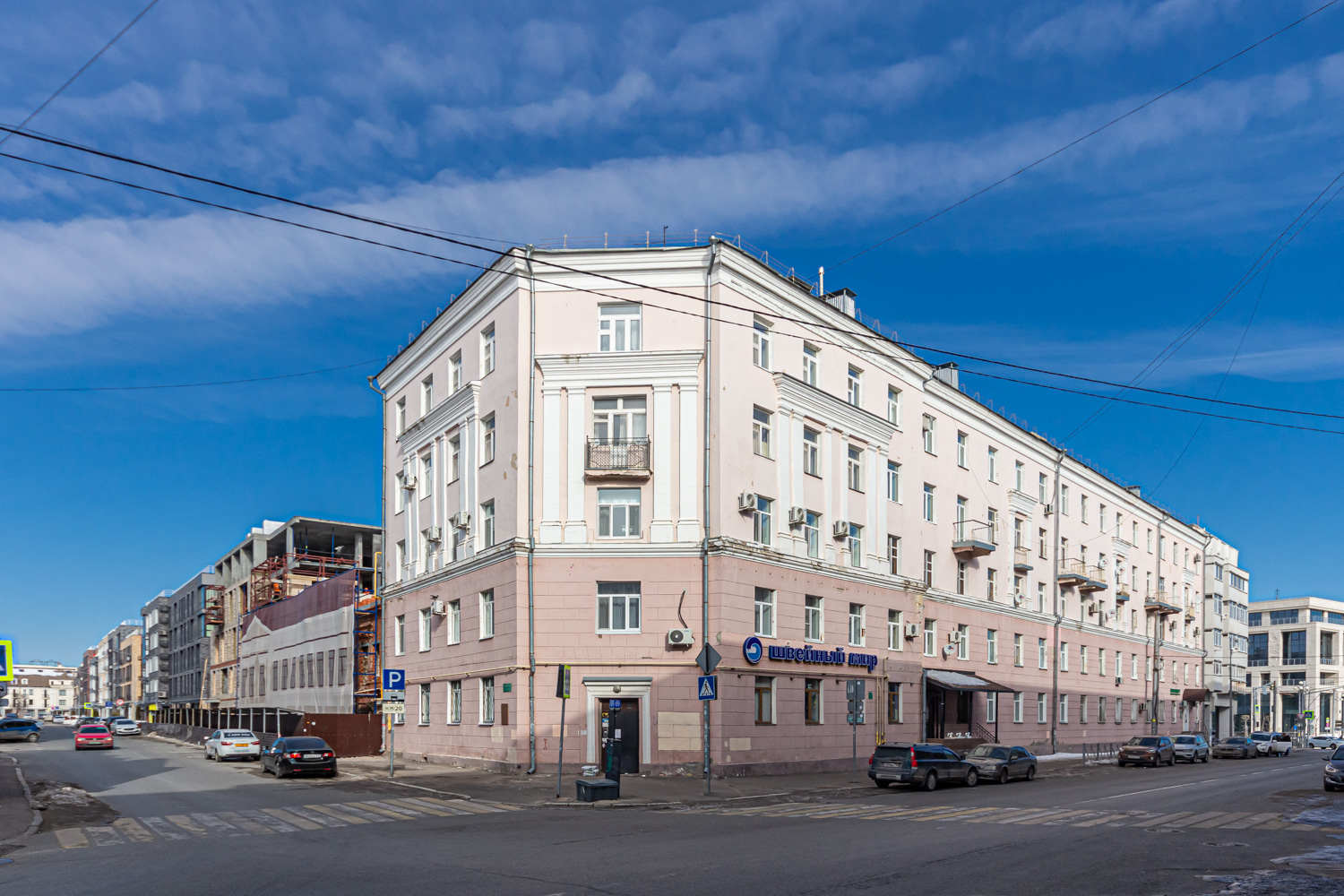 Казань, Улица Николая Столбова, 11 корп. 2; Улица Парижской Коммуны, 4 / Улица Николая Столбова, 11