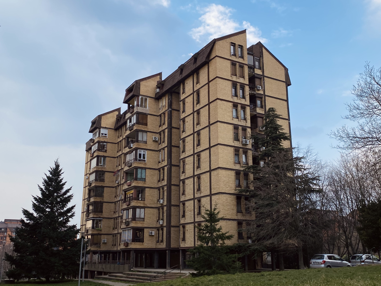 Белград, Церова, 2-6