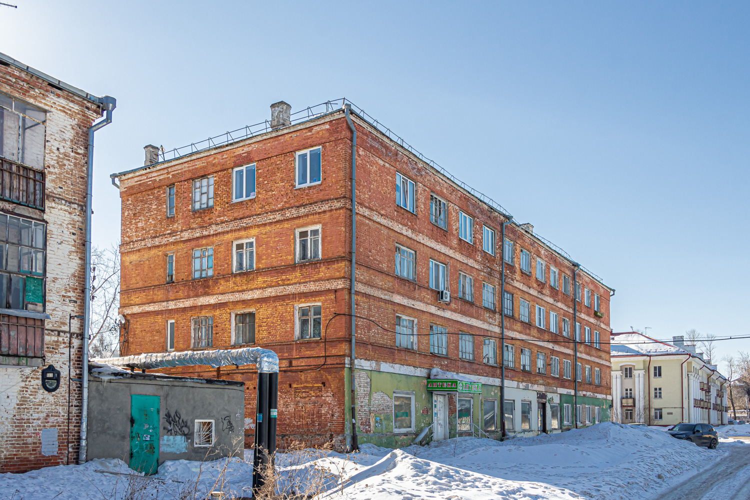 Kazań, Мало-Московская улица, 30 / Адмиралтейская улица, 13