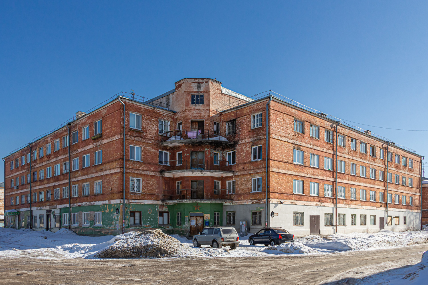 Казань, Мало-Московская улица, 30 / Адмиралтейская улица, 13