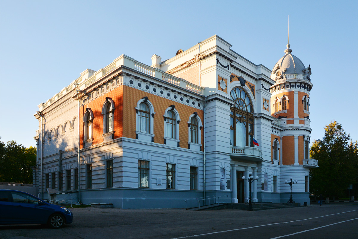 Ульяновск, Бульвар Новый Венец, 3 / Переулок Карамзина, 4