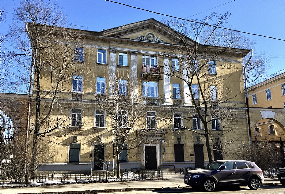 Petersburg, Парадная улица, 4