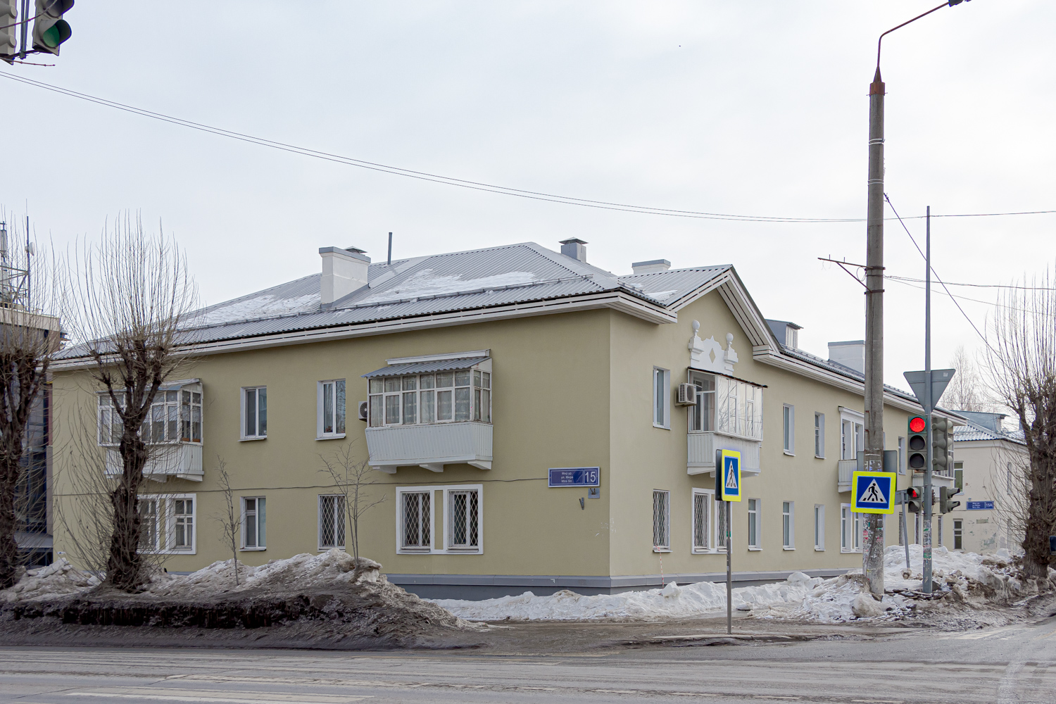 Казань, Улица Мира, 15 / Каштановая улица, 1