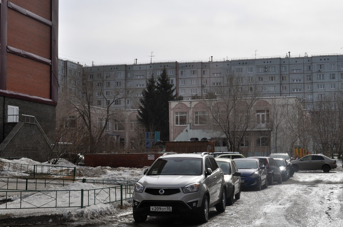 Омск, Улица 10 лет Октября, 105 корп. 1