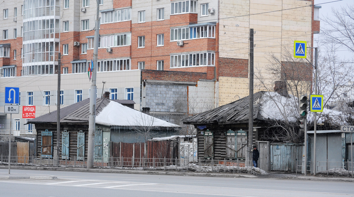 Омск, Улица 5-я линия, 137; Улица Масленникова, 131А