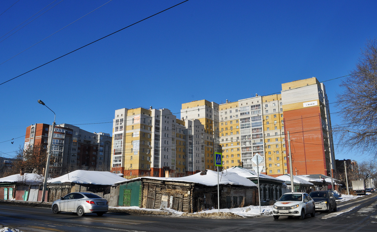 Omsk, Кемеровская улица, 57; Кемеровская улица, 59; Кемеровская улица, 61 / Улица Вавилова, 15; Улица Сазонова, 64; Улица 5-й Армии, 14; Улица Вавилова, 17; Улица Вавилова, 19; Улица Вавилова, 21; Улица Вавилова, 23