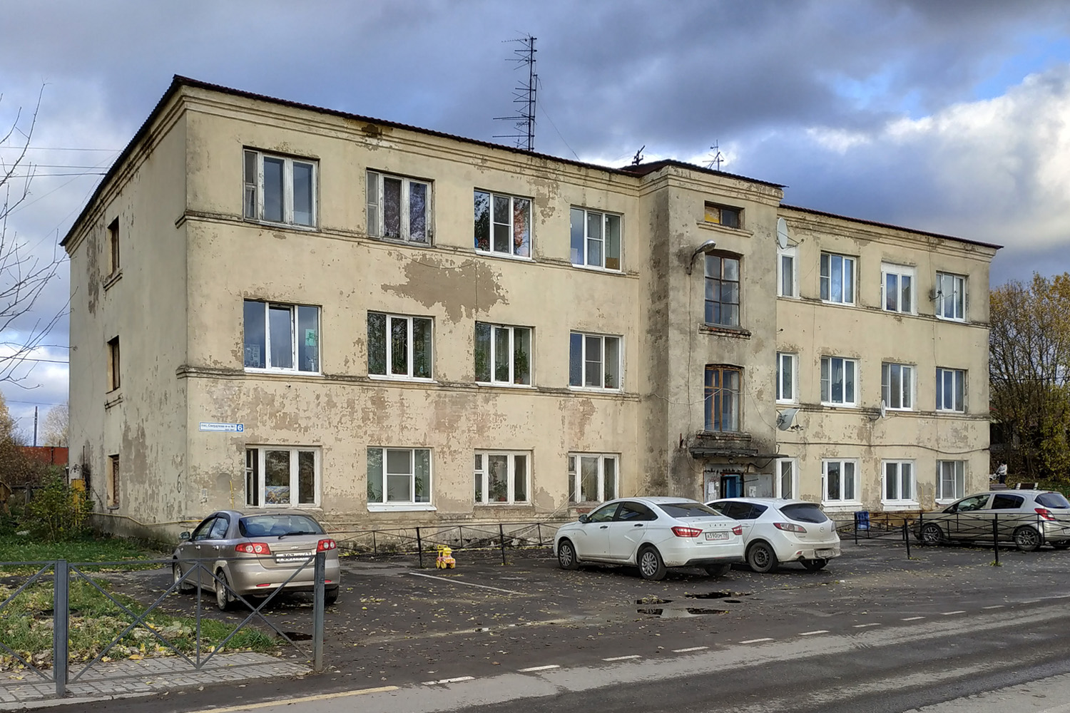 Imeni Sverdlova, 1-й микрорайон, 6