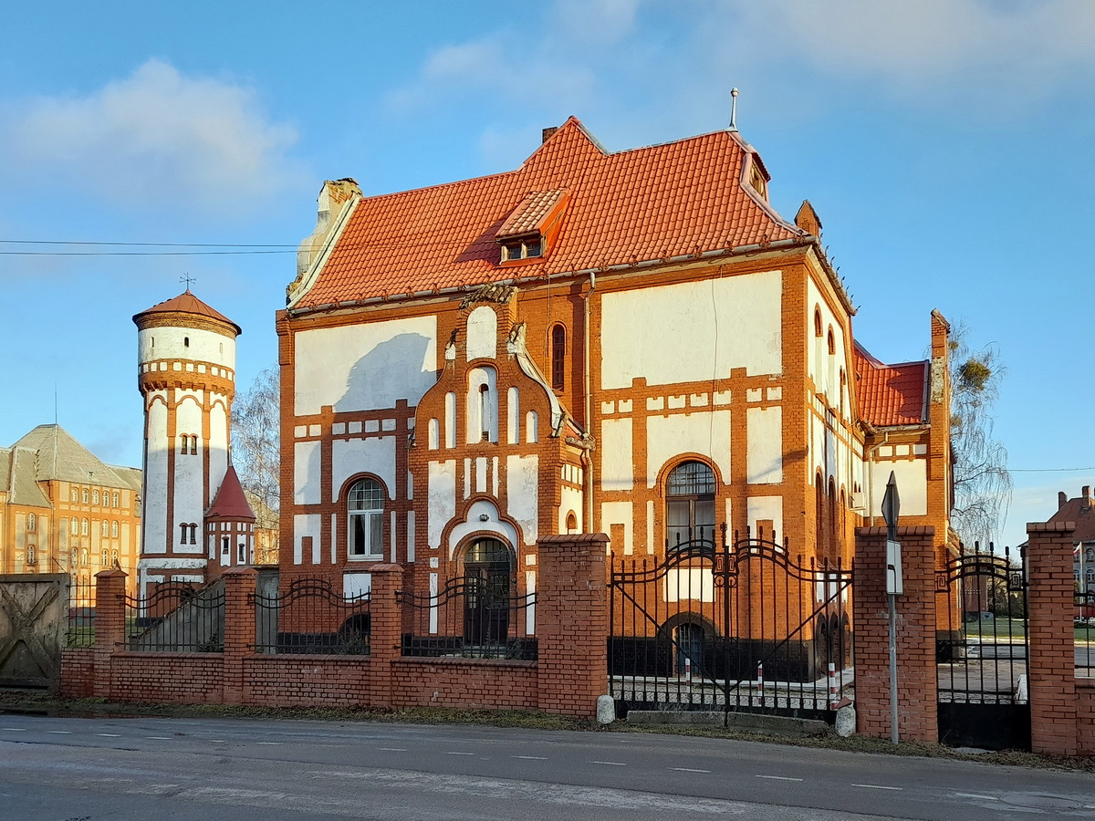 Балтийск, Улица Красной Армии, 17*; Улица Красной Армии, 17