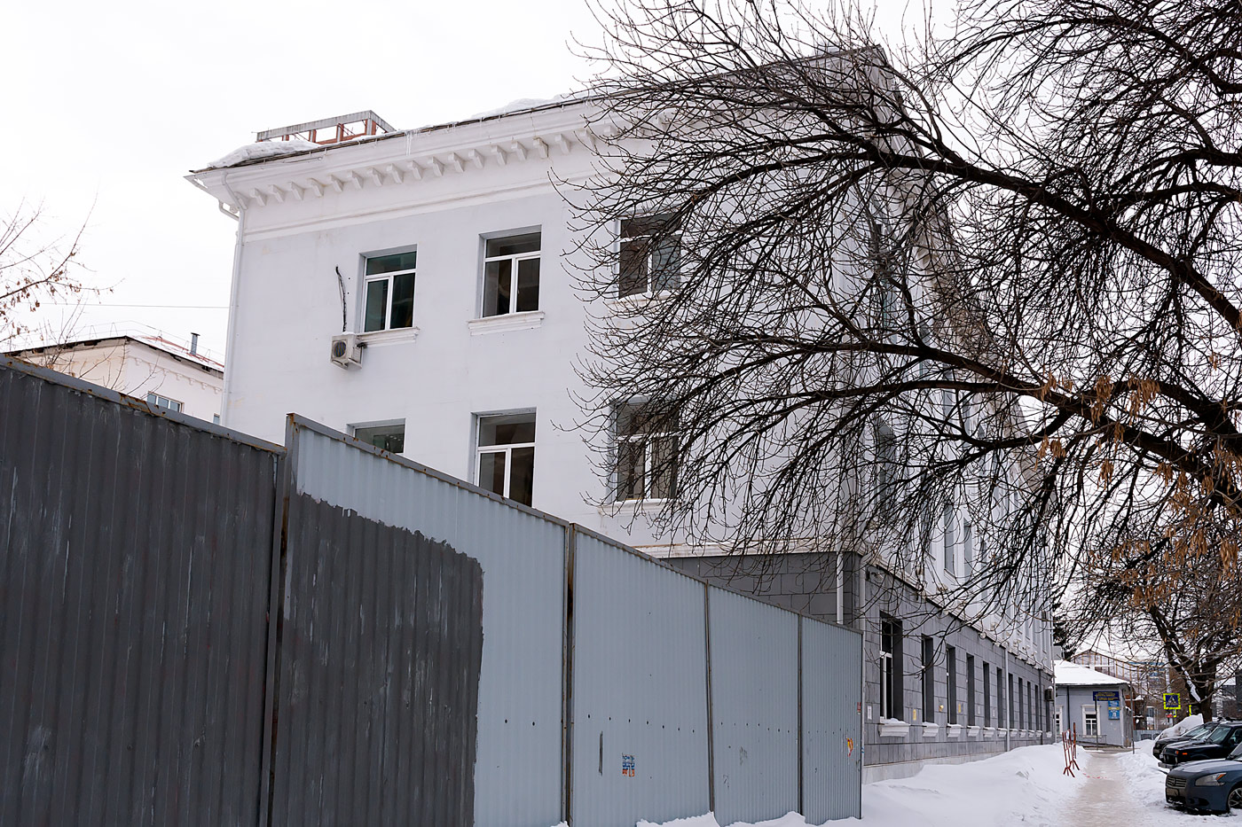 Ufa, Улица Пушкина, 63 / Улица Аксакова, 26