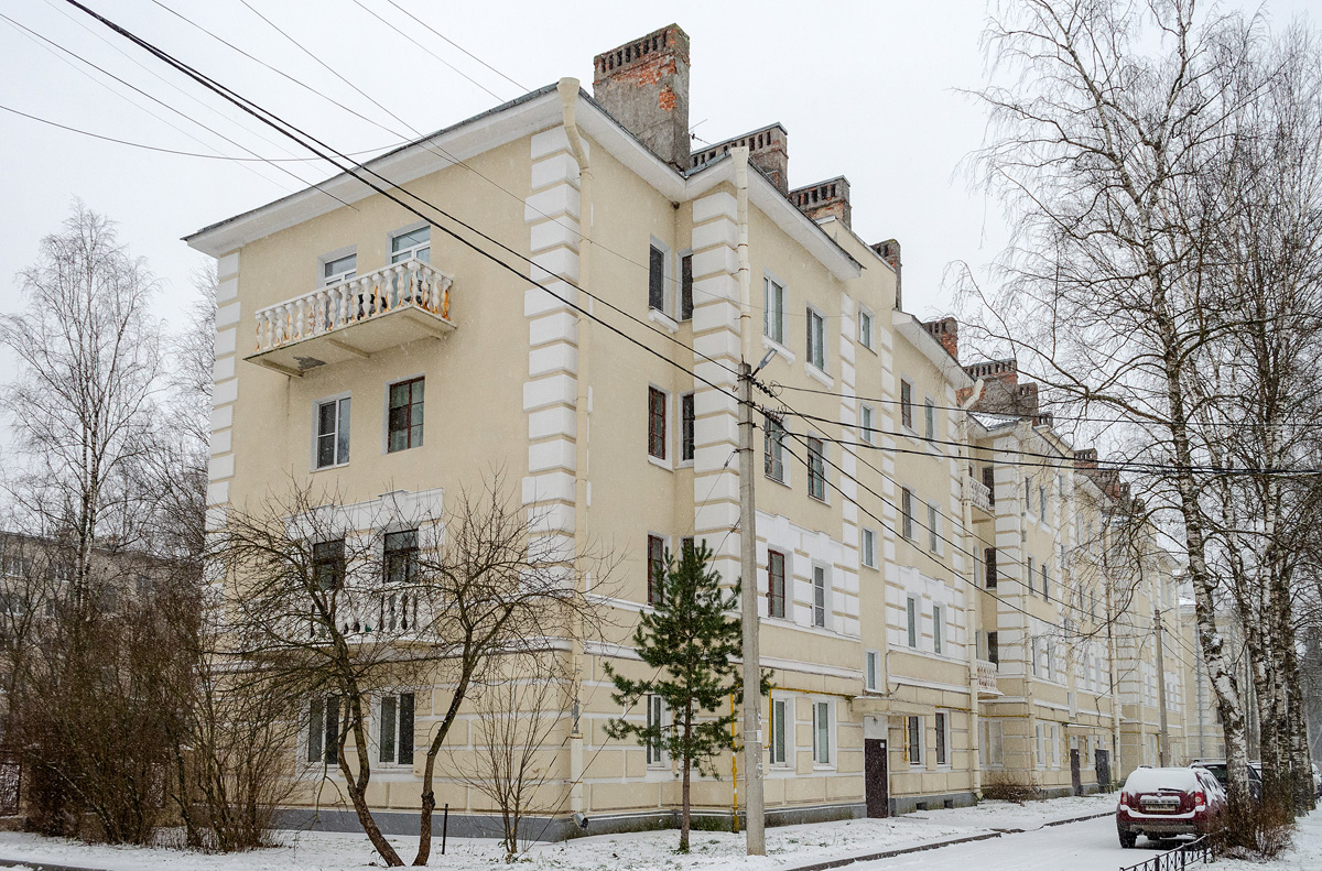 Гатчина, Красноармейский проспект, 17