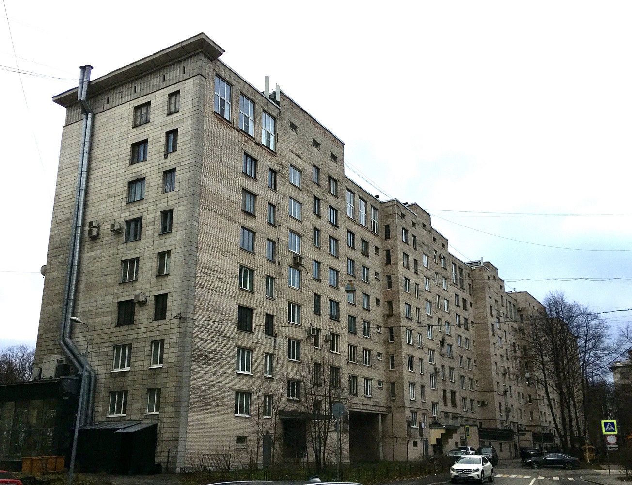 Petersburg, Петровская набережная, 4