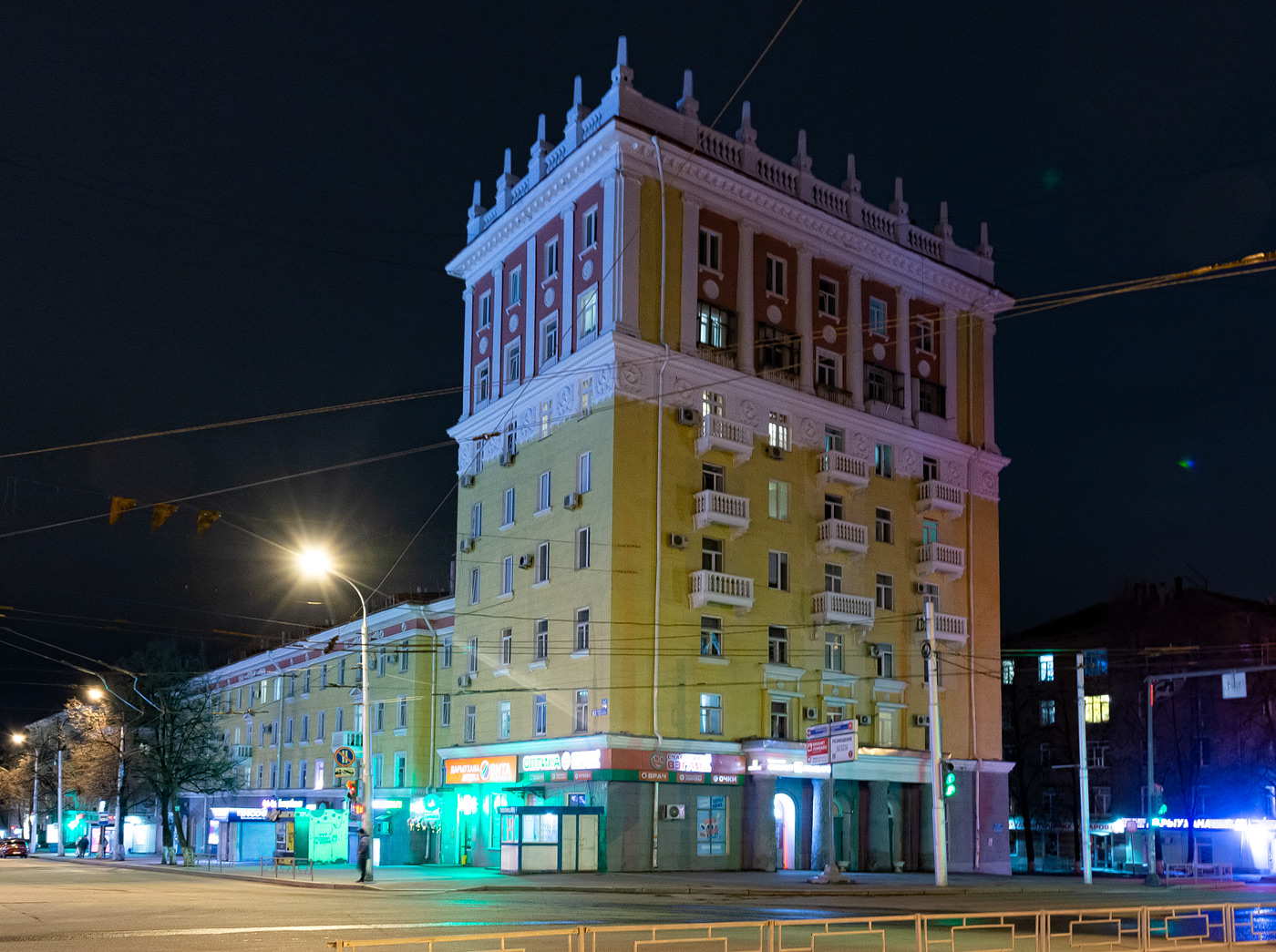 Уфа, Первомайская улица, 26 / Улица Ульяновых, 28