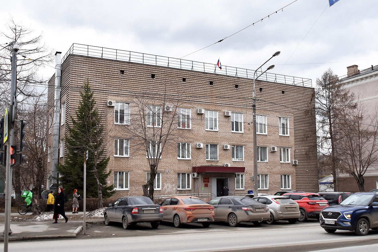 Пермь, Улица Героев Хасана, 6 / Улица Юрия Смирнова, 1