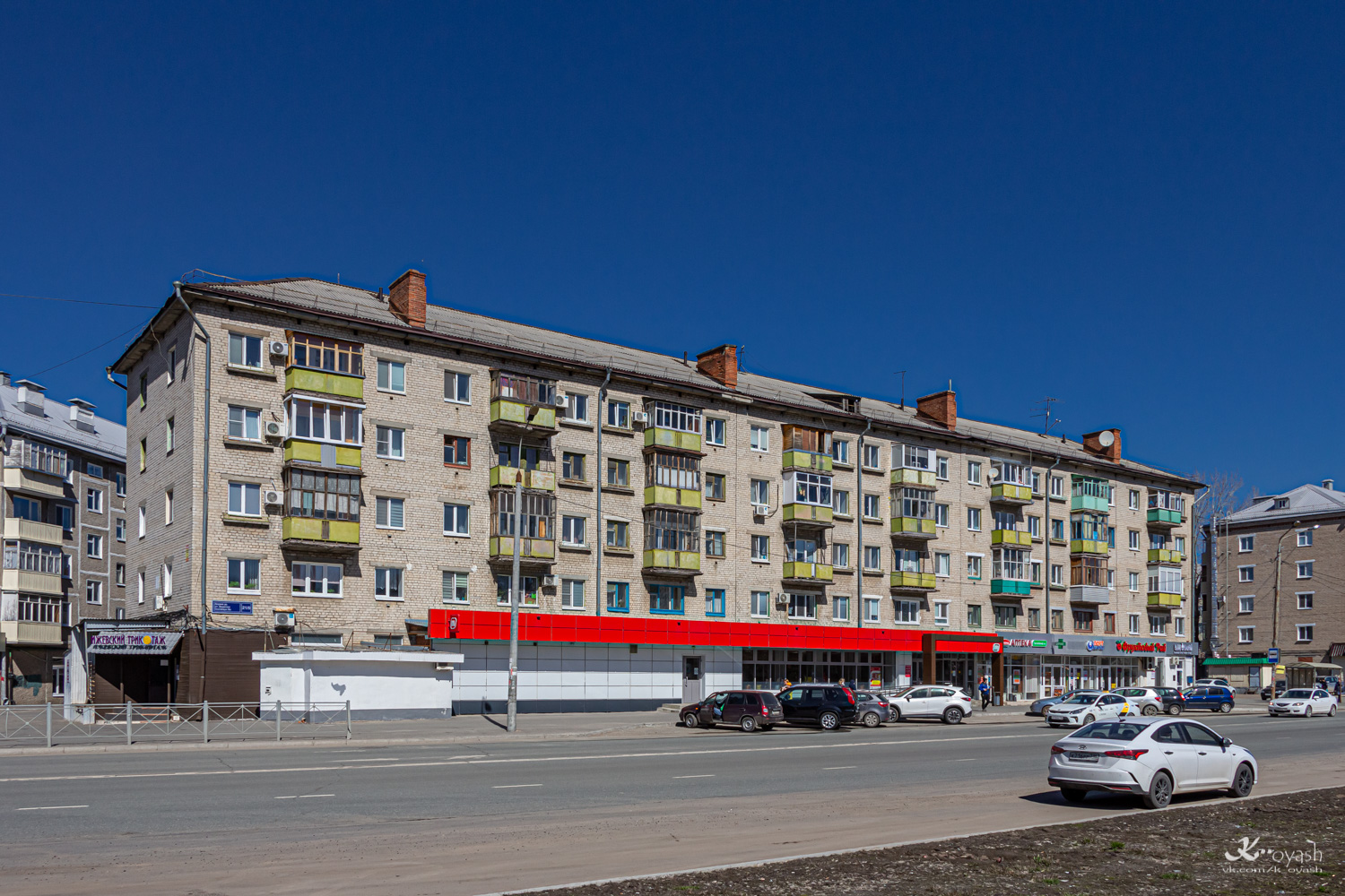 Казань, Даурская улица, 21 / Улица Карбышева, 9