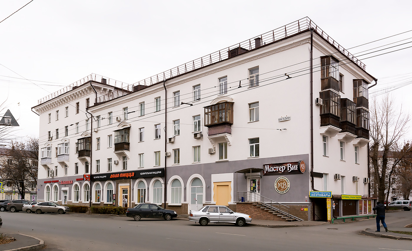 Уфа, Улица Космонавтов, 9 / Кольцевая улица, 16